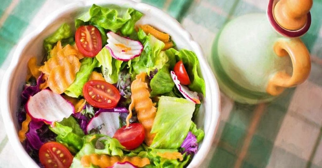 eat vegetables for weight loss. picture of salad