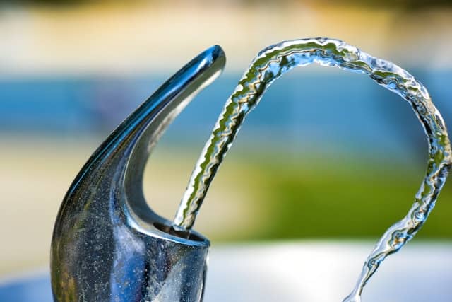 Picture of water fountain stream for article 20 benefits of water